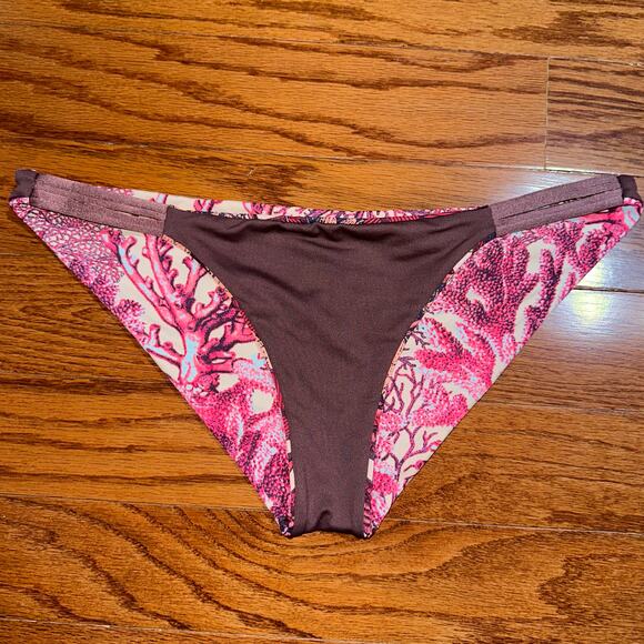 Maaji Flowery Knots Split Tab Side Hipster Bikini Bottom Size Medium - Picture 10 of 13